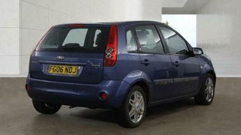 Ford Fiesta 1.6 Ghia 5dr