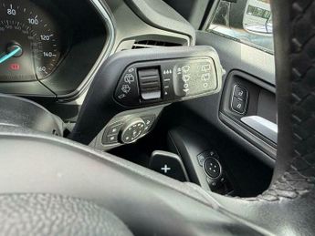 Ford Focus 1.0T EcoBoost Titanium Auto Euro 6 (s/s) 5dr