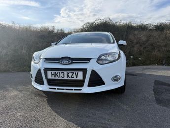 Ford Focus 1.6 Zetec Hatchback 5dr Petrol Powershift Euro 5 (125 ps)