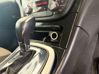 Vauxhall Insignia 2.0 CDTi SRi Auto Euro 5 5dr