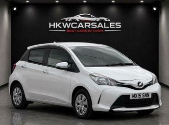 Toyota Yaris 1.33 Dual VVT-i Design Hatchback 5dr Petrol Multidrive S Euro 6 