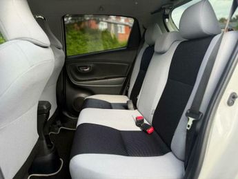 Toyota Yaris 1.33 Dual VVT-i Design Hatchback 5dr Petrol Multidrive S Euro 6 