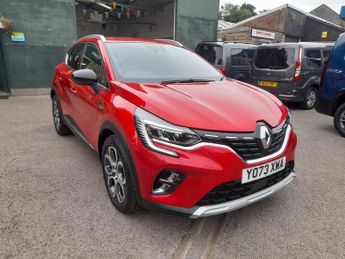 Renault Captur TECHNO E-TECH full hybrid, only 1,061 miles, 1 owner, red