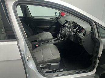 Volkswagen Golf SE TDI BLUEMOTION TECHNOLOGY DSG