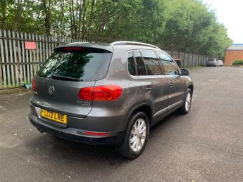Volkswagen Tiguan 2.0 TDI SE SUV 5dr Diesel Manual 4WD Euro 5 (170 ps)