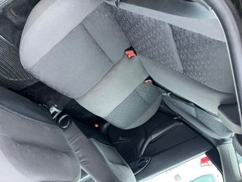 Ford Focus LX