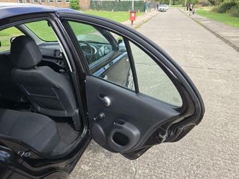 Nissan Micra 1.2 16v n-tec 5dr