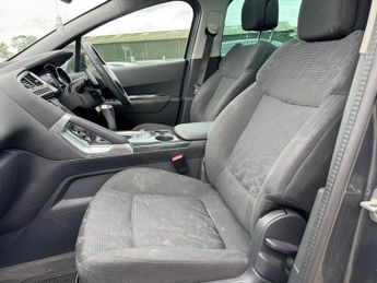 Peugeot 3008 E-HDI ALLURE