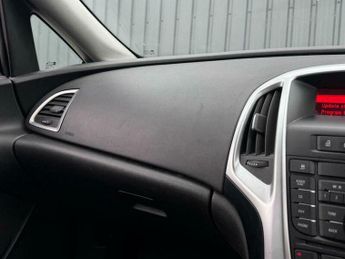Vauxhall Astra 2.0 CDTi SRi Sports Tourer Auto Euro 5 5dr