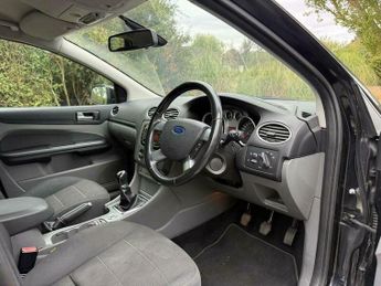 Ford Focus 1.8 Titanium Hatchback 5dr Petrol Manual (169 g/km, 123 bhp)