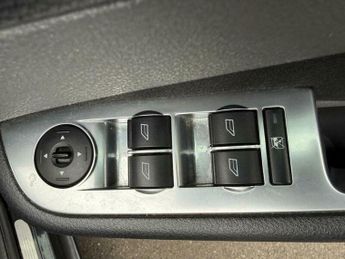 Ford Focus 1.8 Titanium Hatchback 5dr Petrol Manual (169 g/km, 123 bhp)