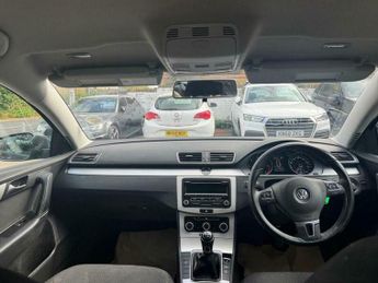 Volkswagen Passat 1.6 TDI BlueMotion Tech S Euro 5 (s/s) 5dr