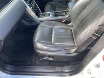 Land Rover Discovery Sport TD4 HSE BLACK