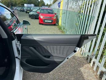 Tesla Model 3 (Dual Motor) Performance Auto 4WDE 4dr (Performance Upgrade)