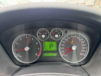 Ford Focus 1.6 Ghia 5dr