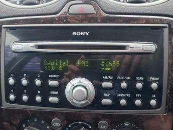 Ford Focus 1.6 Ghia 5dr