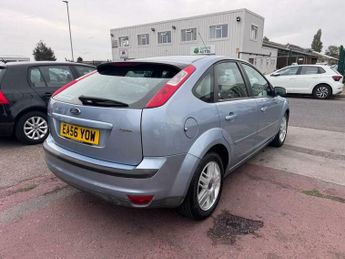 Ford Focus 1.6 Ghia 5dr