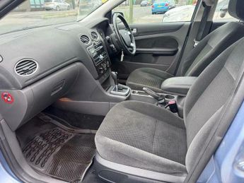 Ford Focus 1.6 Ghia 5dr