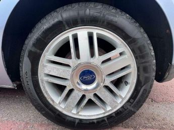 Ford Focus 1.6 Ghia 5dr