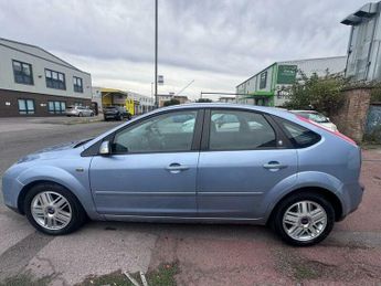 Ford Focus 1.6 Ghia 5dr