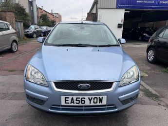 Ford Focus 1.6 Ghia 5dr