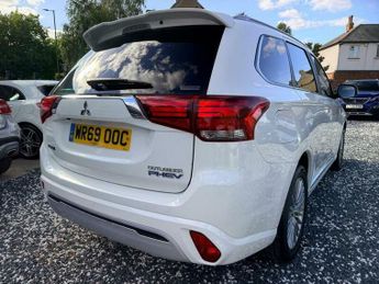 Mitsubishi Outlander 2.4h TwinMotor 13.8kWh 4h CVT 4WD Euro 6 (s/s) 5dr