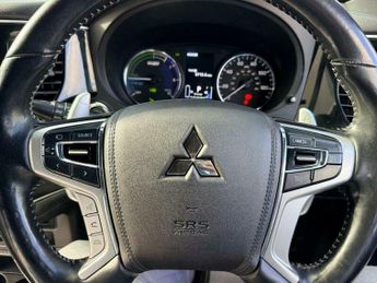 Mitsubishi Outlander 2.4h TwinMotor 13.8kWh 4h CVT 4WD Euro 6 (s/s) 5dr