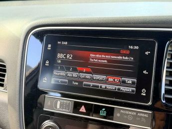 Mitsubishi Outlander 2.4h TwinMotor 13.8kWh 4h CVT 4WD Euro 6 (s/s) 5dr