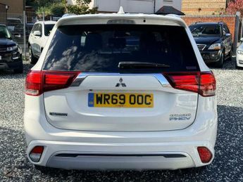 Mitsubishi Outlander 2.4h TwinMotor 13.8kWh 4h CVT 4WD Euro 6 (s/s) 5dr