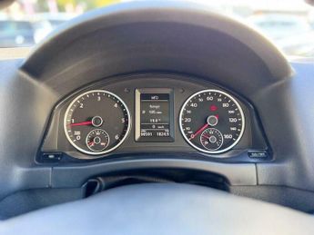 Volkswagen Tiguan 2.0 TDI Sport SUV 5dr Diesel Auto 4WD Euro 5 (140 ps)