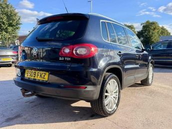 Volkswagen Tiguan 2.0 TDI Sport SUV 5dr Diesel Auto 4WD Euro 5 (140 ps)