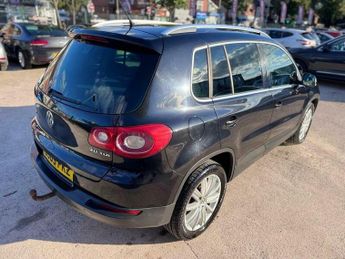 Volkswagen Tiguan 2.0 TDI Sport SUV 5dr Diesel Auto 4WD Euro 5 (140 ps)