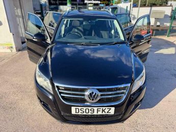 Volkswagen Tiguan 2.0 TDI Sport SUV 5dr Diesel Auto 4WD Euro 5 (140 ps)