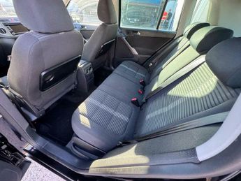 Volkswagen Tiguan 2.0 TDI Sport SUV 5dr Diesel Auto 4WD Euro 5 (140 ps)