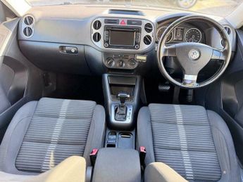 Volkswagen Tiguan 2.0 TDI Sport SUV 5dr Diesel Auto 4WD Euro 5 (140 ps)