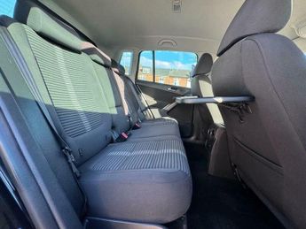 Volkswagen Tiguan 2.0 TDI Sport SUV 5dr Diesel Auto 4WD Euro 5 (140 ps)