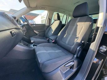 Volkswagen Tiguan 2.0 TDI Sport SUV 5dr Diesel Auto 4WD Euro 5 (140 ps)