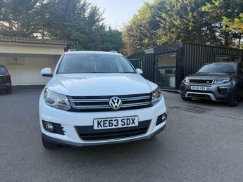 Volkswagen Tiguan 1.4 TSI BlueMotion Tech Moda SUV 5dr Petrol DSG 2WD Euro 5 (s/s)