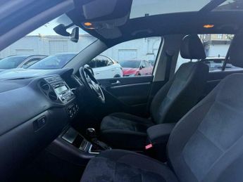 Volkswagen Tiguan 1.4 TSI BlueMotion Tech Moda SUV 5dr Petrol DSG 2WD Euro 5 (s/s)