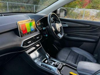 MG MG HS 1.5 T-GDI 16.6kWh Exclusive Auto Euro 6 (s/s) 5dr