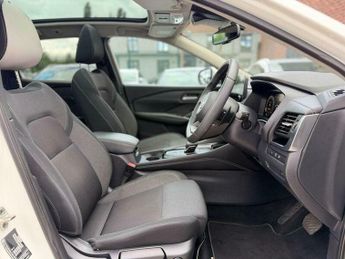 Nissan Qashqai 1.3 DIG-T MHEV Premiere Edition XTRON Euro 6 (s/s) 5dr