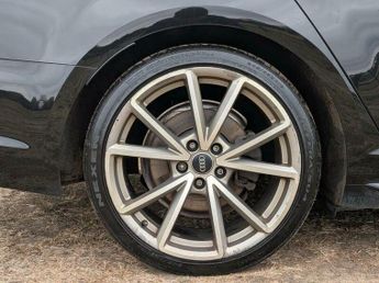 Audi A4 2.0 TDI 40 S line S Tronic quattro Euro 6 (s/s) 4dr