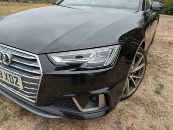 Audi A4 2.0 TDI 40 S line S Tronic quattro Euro 6 (s/s) 4dr