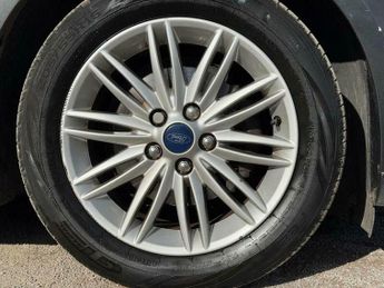 Ford Focus 1.0T EcoBoost Zetec Edition Auto Euro 6 (s/s) 5dr