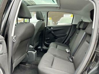 Peugeot 208 1.2 VTi PureTech Style Euro 5 5dr