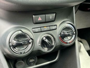 Peugeot 208 1.2 VTi PureTech Style Euro 5 5dr