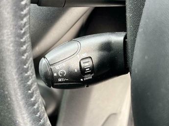 Peugeot 208 1.2 VTi PureTech Style Euro 5 5dr