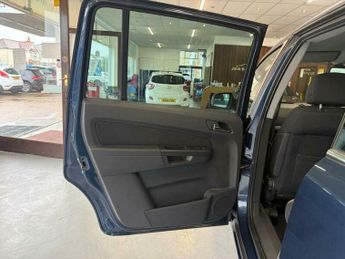 Vauxhall Zafira 1.6 16V Design Euro 5 5dr (SNav)