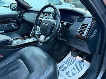 Land Rover Range Rover 3.0 SD V6 Autobiography SUV 5dr Diesel Auto 4WD Euro 6 (s/s) (27