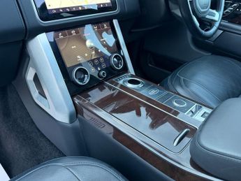Land Rover Range Rover 3.0 SD V6 Autobiography SUV 5dr Diesel Auto 4WD Euro 6 (s/s) (27